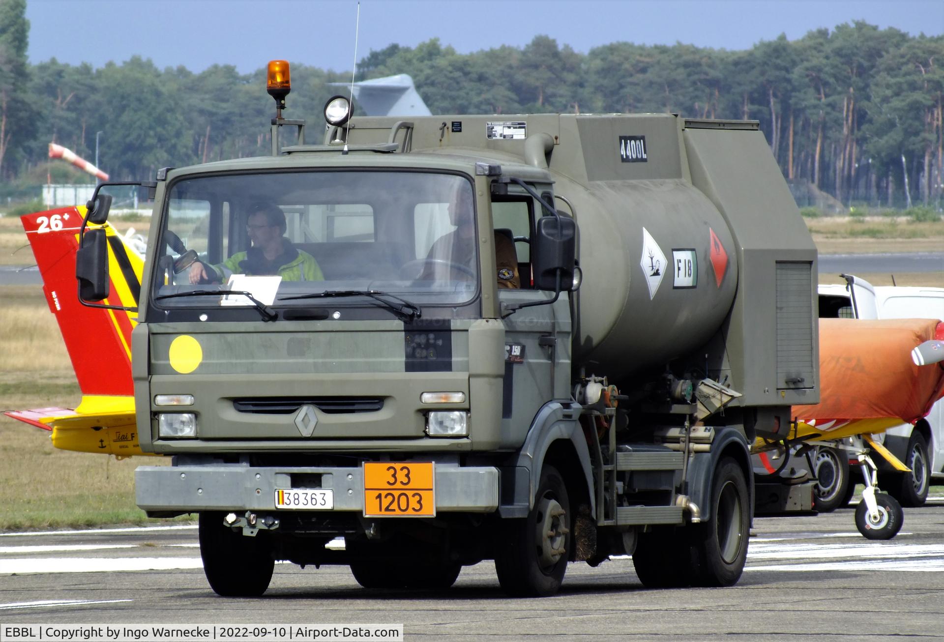 Kleine Brogel Air Base Airport, Kleine Brogel Belgium (EBBL) - Belgian Air Force light airfield fuel truck at the 2022 Sanicole Spottersday at Kleine Brogel air base #v