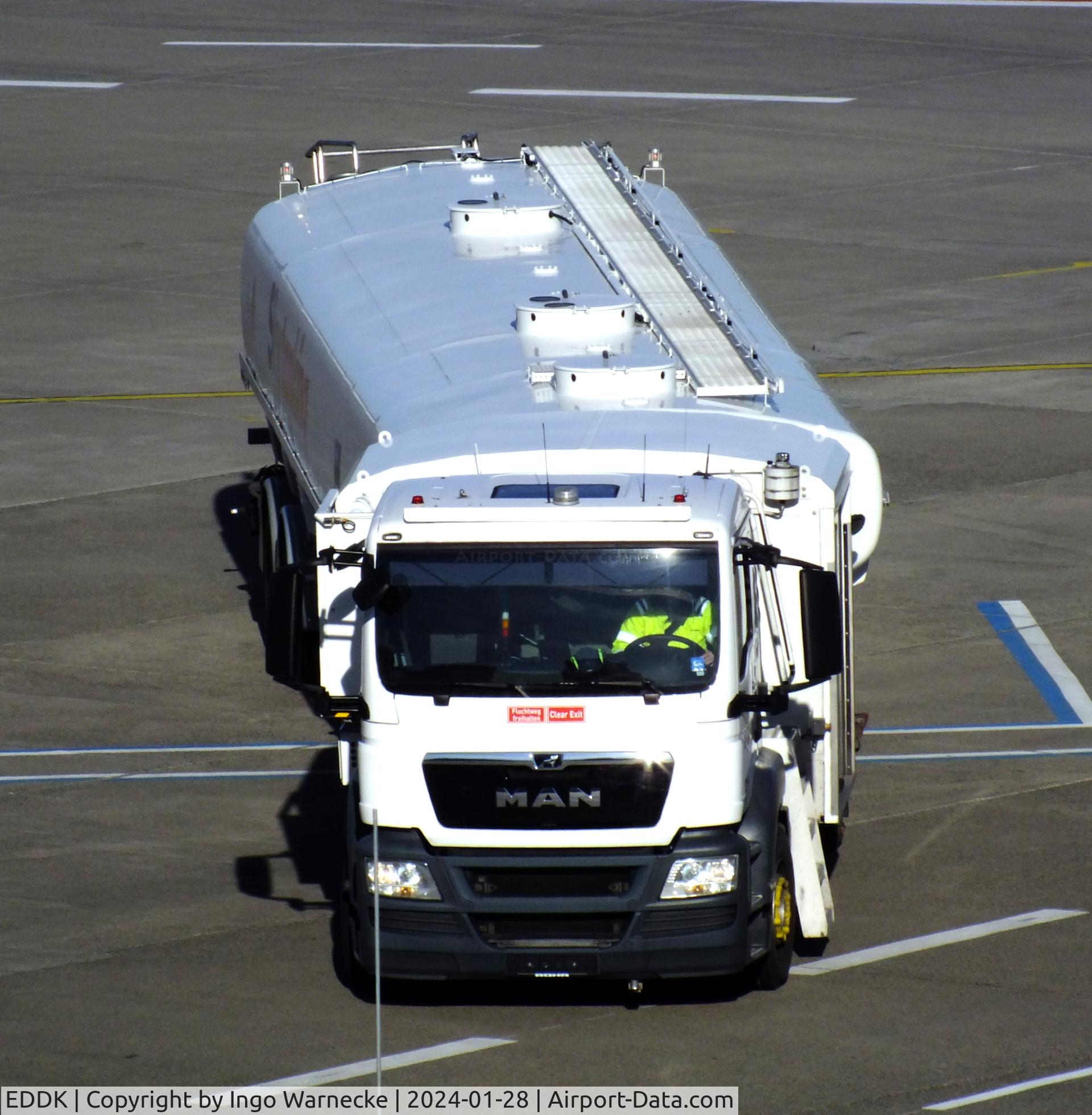 Cologne Bonn Airport, Cologne/Bonn Germany (EDDK) - airport fuel truck at Köln/Bonn airport #v