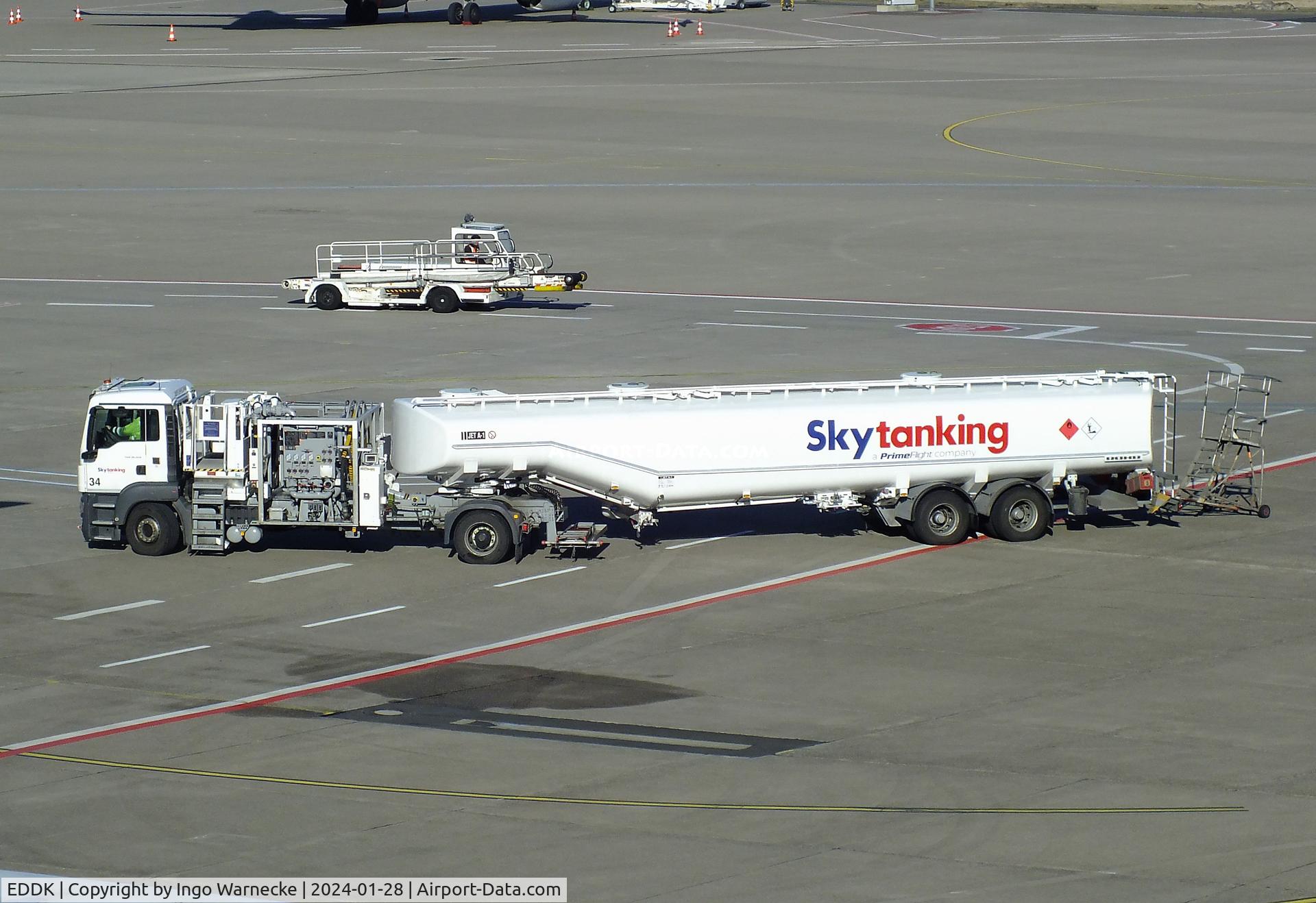 Cologne Bonn Airport, Cologne/Bonn Germany (EDDK) - airport fuel truck at Köln/Bonn airport #v