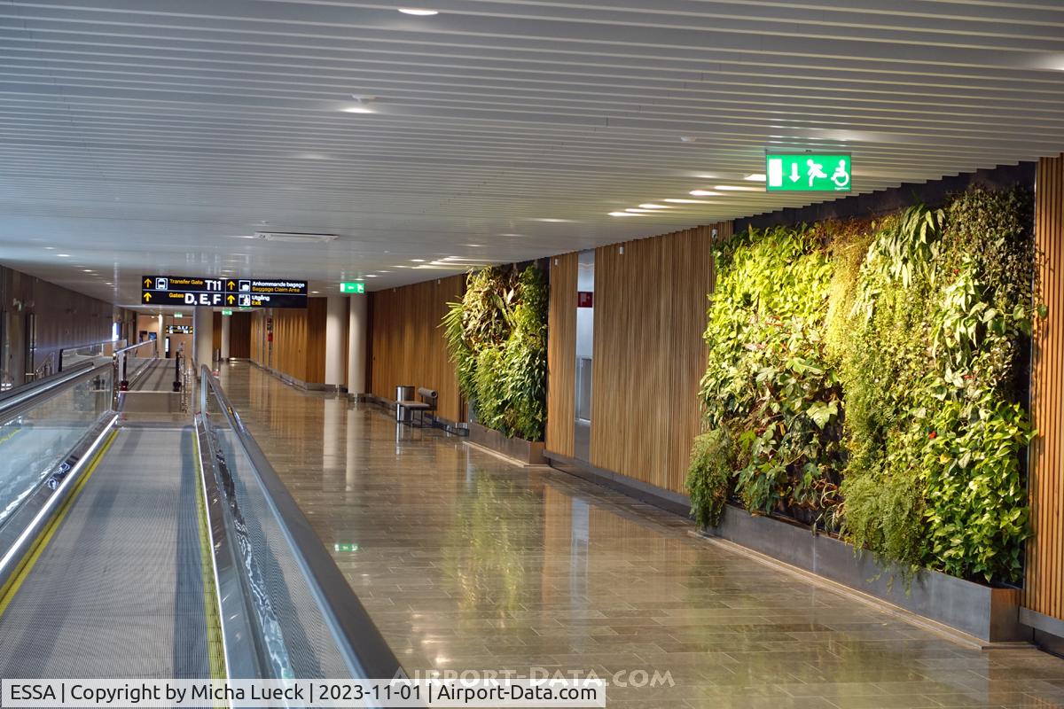 Stockholm-Arlanda Airport, Stockholm Sweden (ESSA) - Long walks between concourses at Arlanda