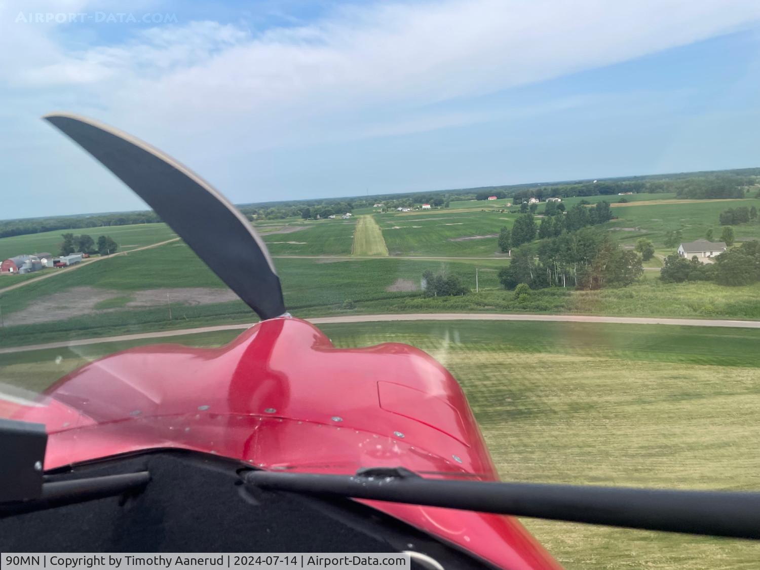 90MN Airport - Short final into Bishman