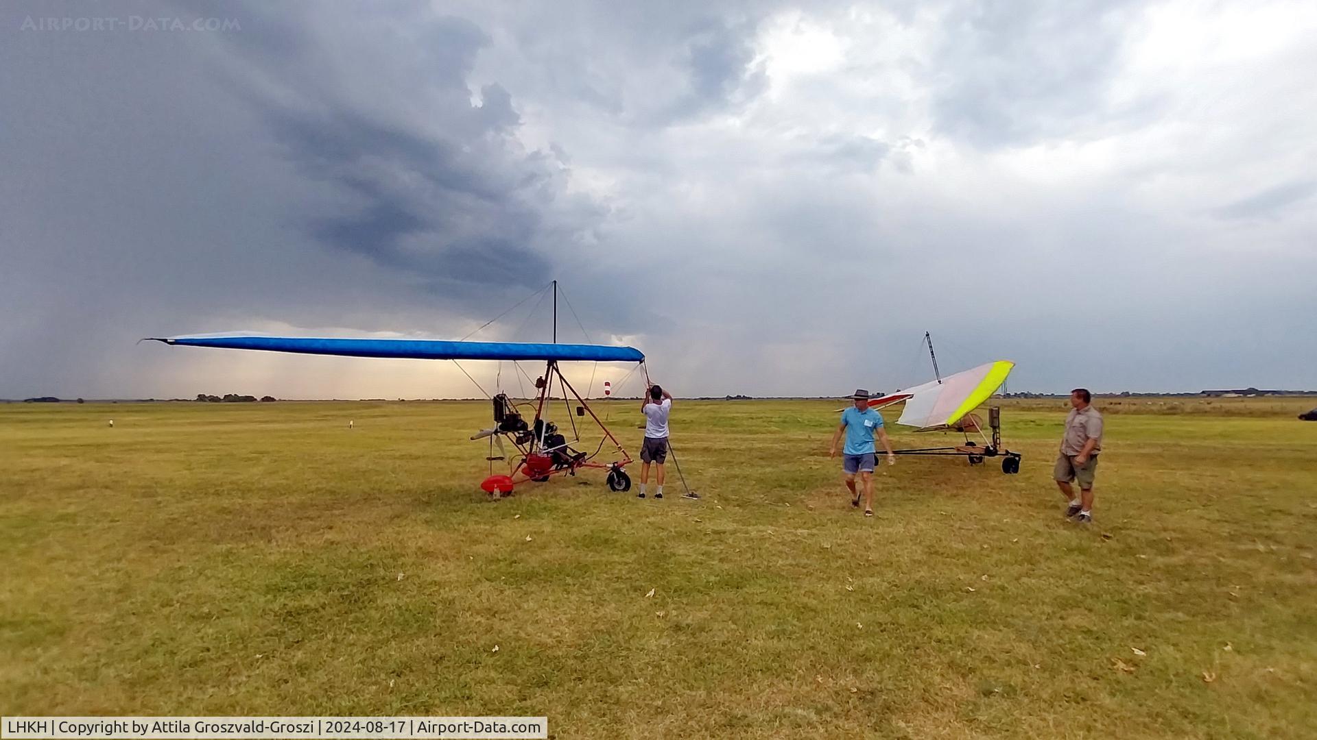 LHKH Airport - LHKH - Kiskunfélegyháza Airport, Hungary