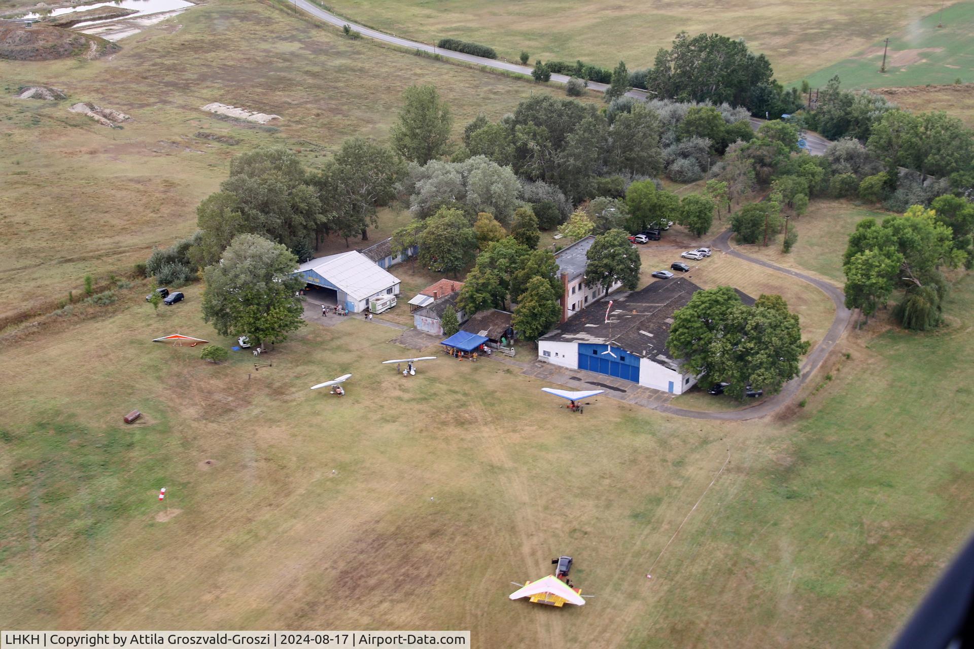 LHKH Airport - LHKH - Kiskunfélegyháza Airport, Hungary