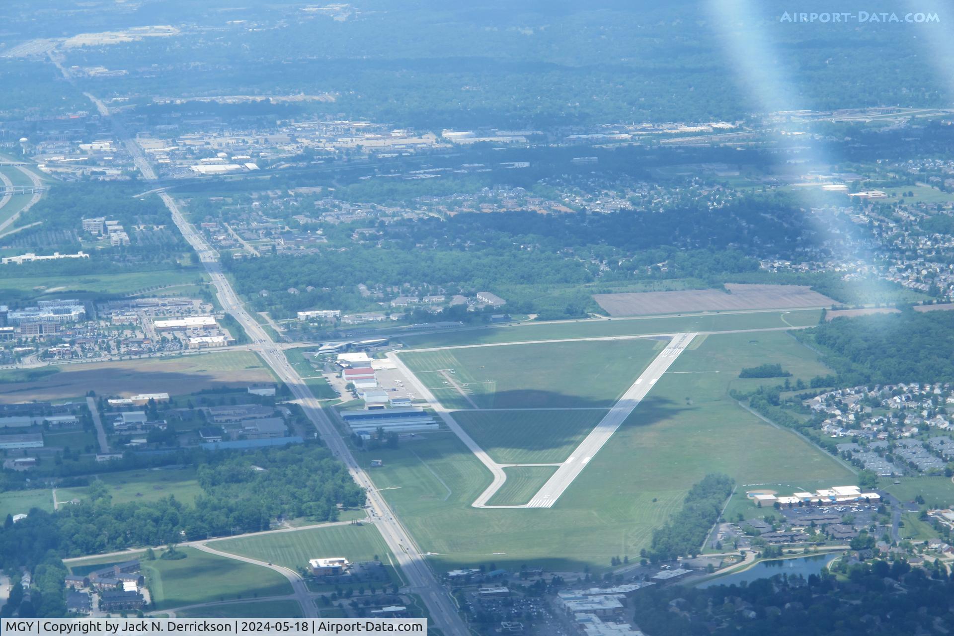 Dayton-wright Brothers Airport (MGY) - Taken from ASG-32MI.