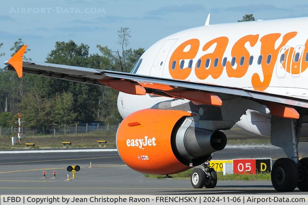 Bordeaux Airport, Merignac Airport France (LFBD) - EasyJet runway 05