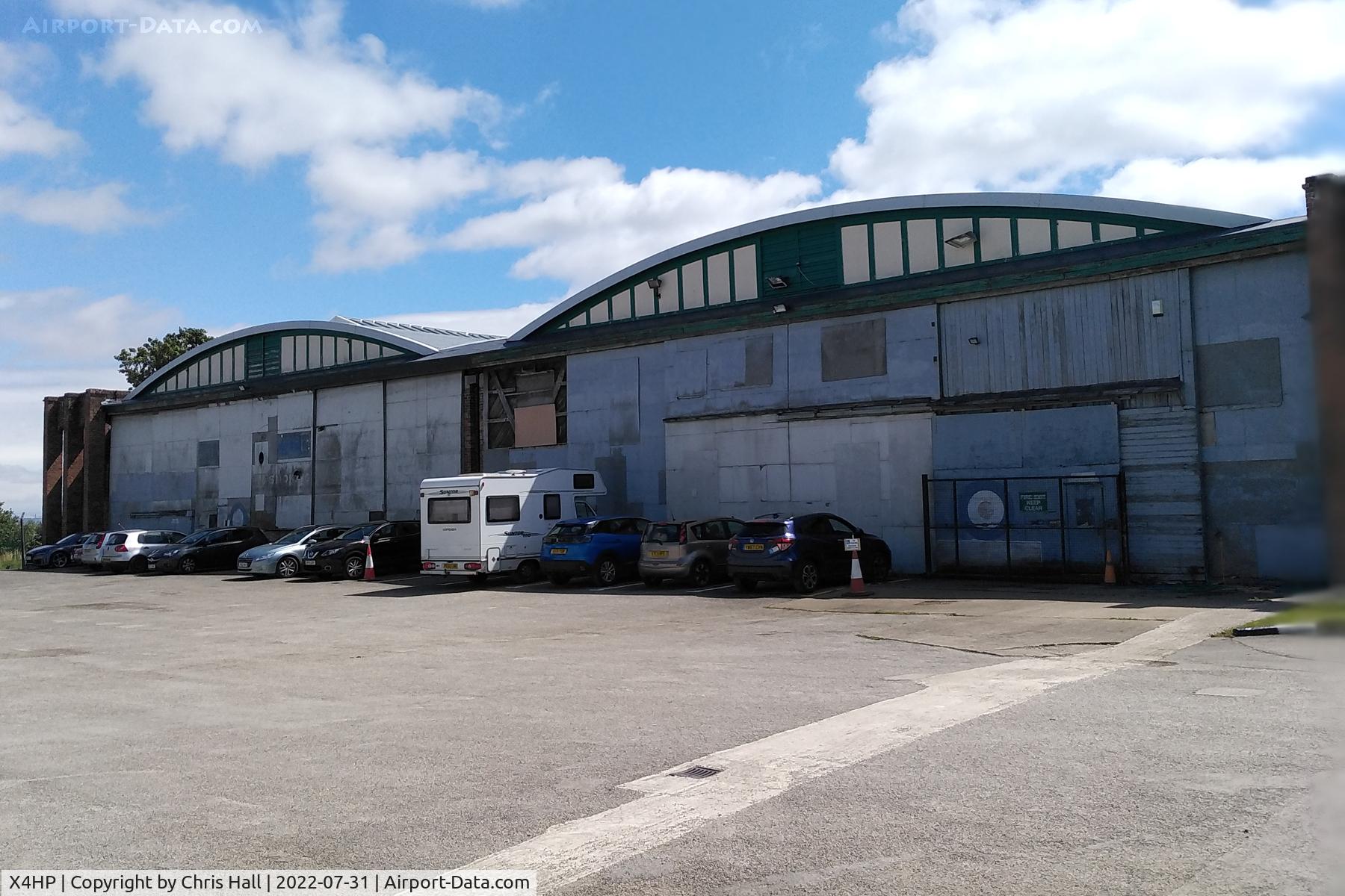 X4HP Airport - Central hangar at Hooton Park