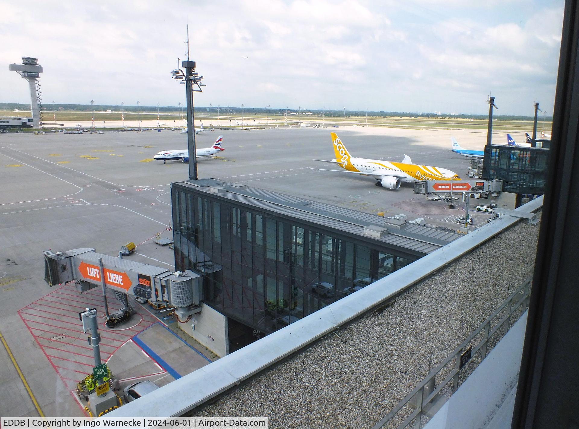 Berlin Brandenburg International Airport, Berlin Germany (EDDB) - apron and boarding bridge at BER airport