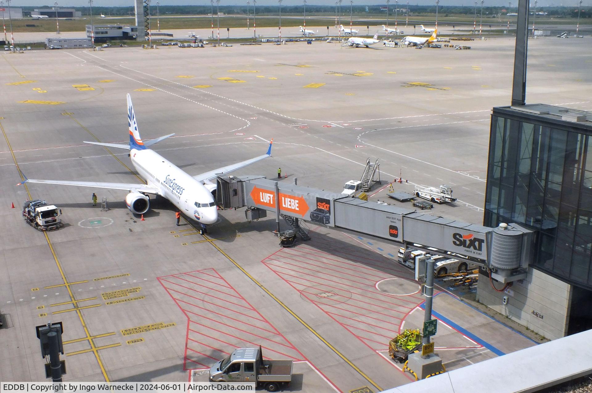 Berlin Brandenburg International Airport, Berlin Germany (EDDB) - apron and boarding bridge at BER airport