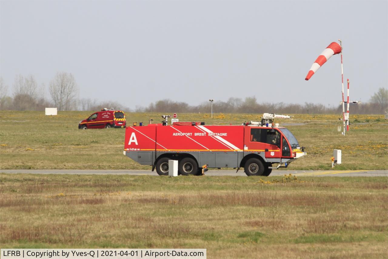 Brest Bretagne Airport, Brest France (LFRB) - Brest-Bretagne airport (LFRB-BES)