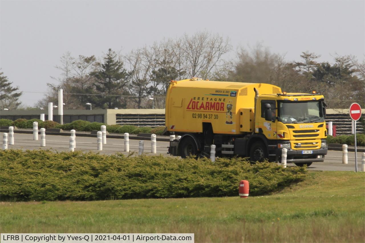 Brest Bretagne Airport, Brest France (LFRB) - Brest-Bretagne airport (LFRB-BES)
