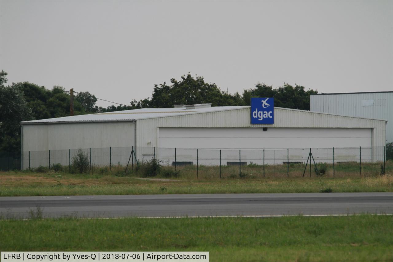 Brest Bretagne Airport, Brest France (LFRB) - Brest-Bretagne airport (LFRB-BES)