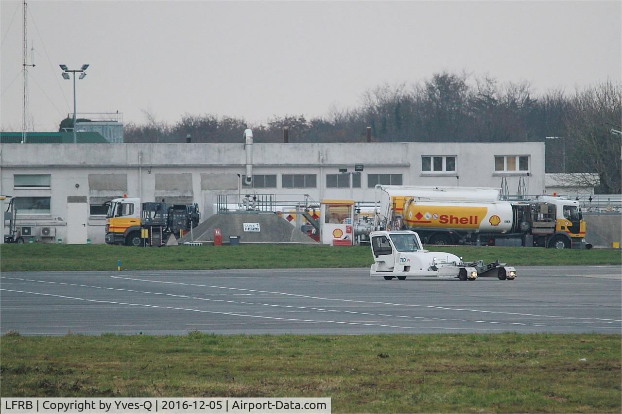 Brest Bretagne Airport, Brest France (LFRB) - Refueling truck station, Brest-Bretagne airport (LFRB-BES)
