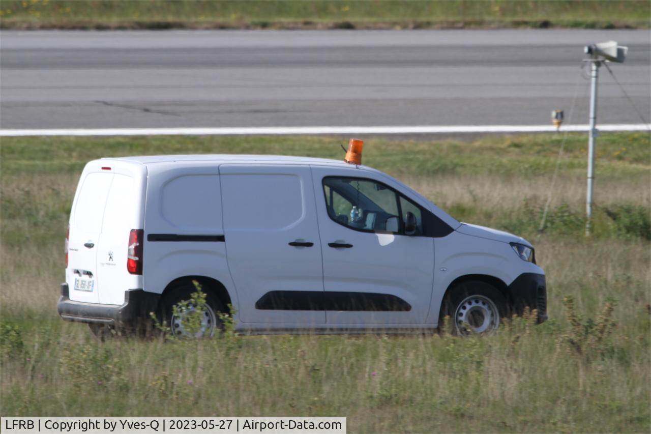 Brest Bretagne Airport, Brest France (LFRB) - Brest-Bretagne airport (LFRB-BES)