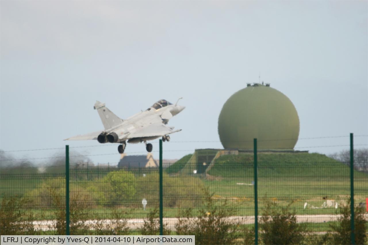 Landivisiau Airport, Landivisiau France (LFRJ) - Landivisiau naval air base (LFRJ)