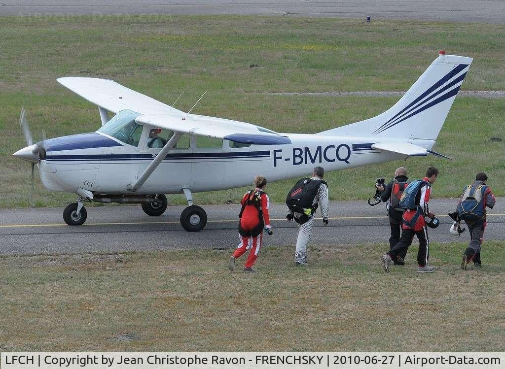 Arcachon La Teste-de-Buch Airport, Arcachon France (LFCH) - Cessna 206H Stationair
École de Parachutisme du Bassin d'Arcachon