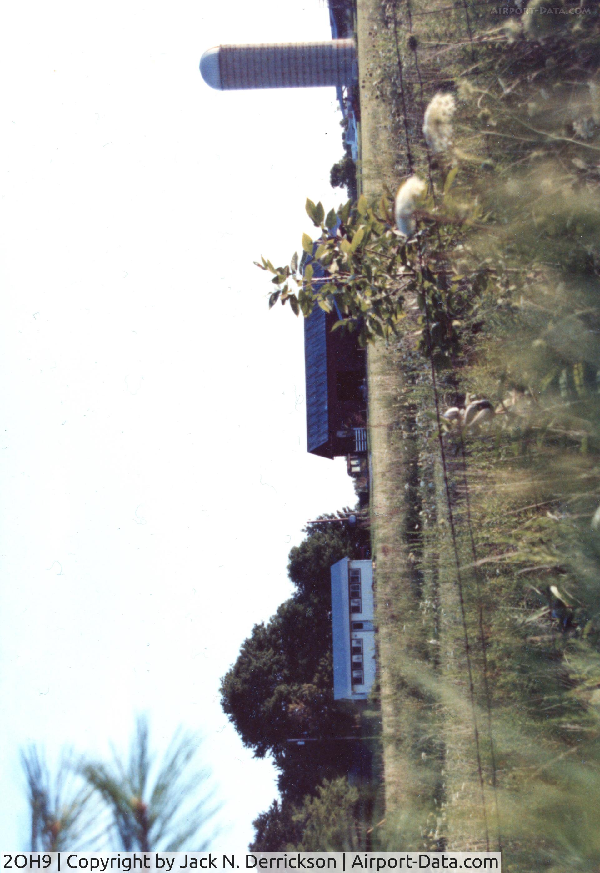 Caesar Creek Gliderport (2OH9) - Mid-1980's CCSC