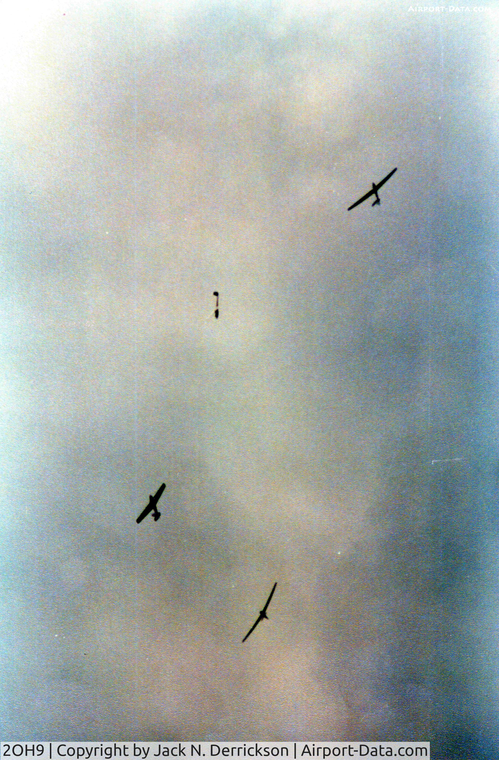 Caesar Creek Gliderport (2OH9) - 1982 WMGM