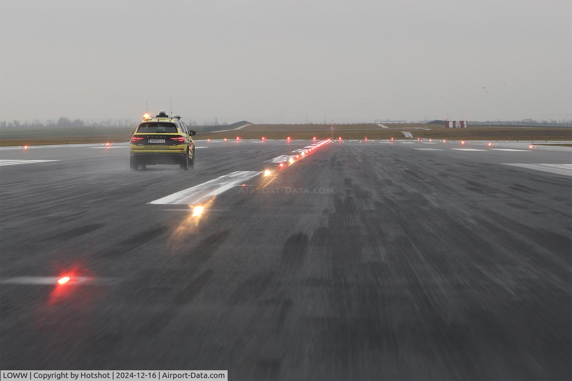 Vienna International Airport, Vienna Austria (LOWW) - Runway check