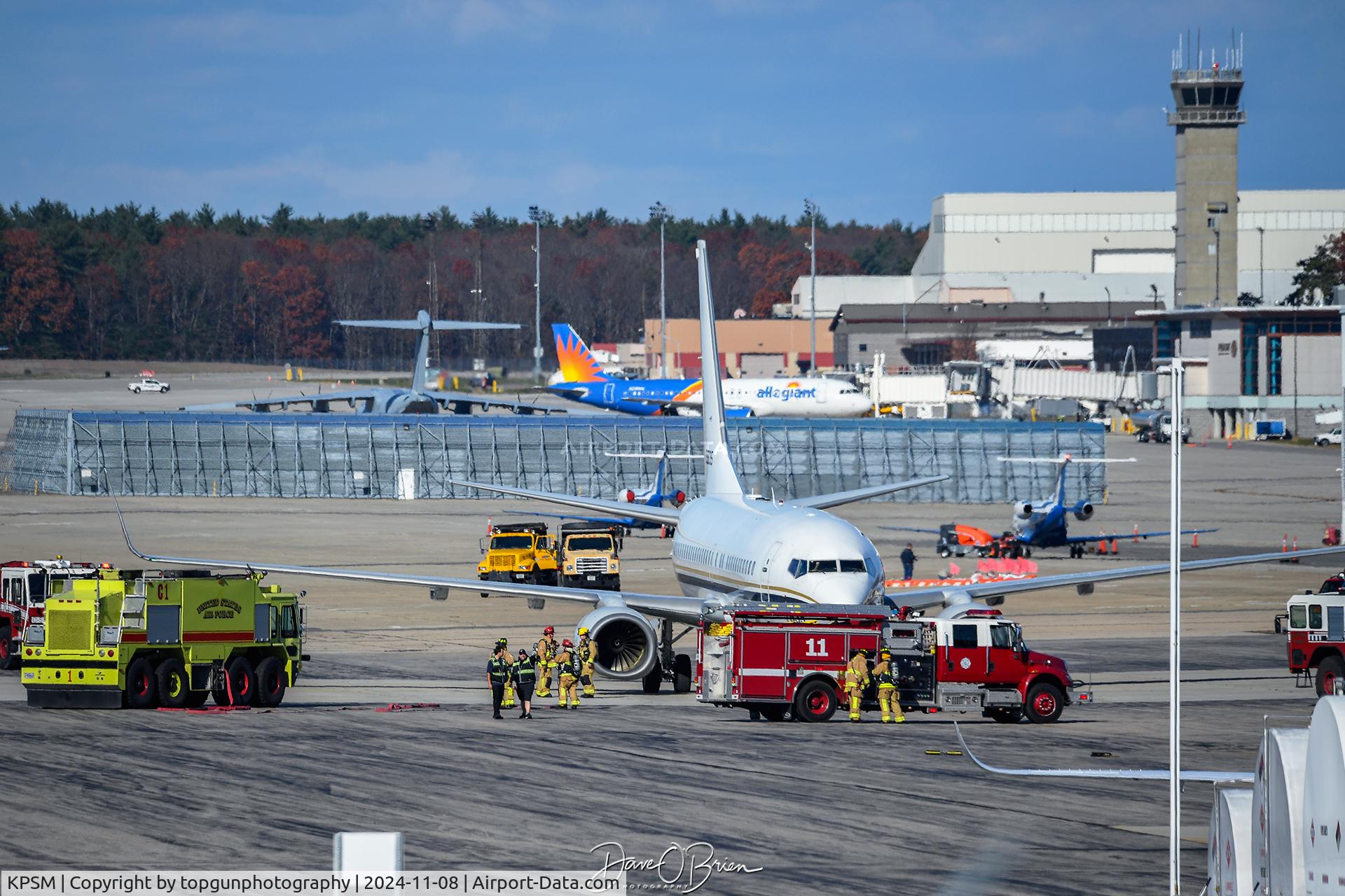 Portsmouth International At Pease Airport (PSM) - Port City Air ramp deals with the IFE of CONVOY4356