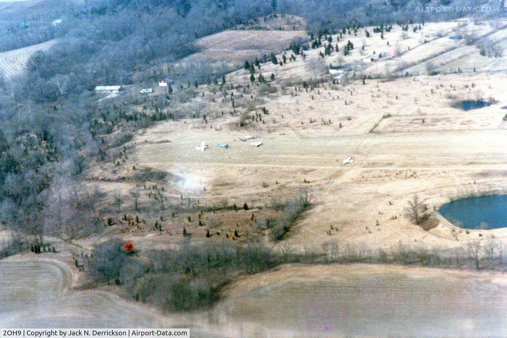 Caesar Creek Gliderport (2OH9) - Mid-1980's CCSC