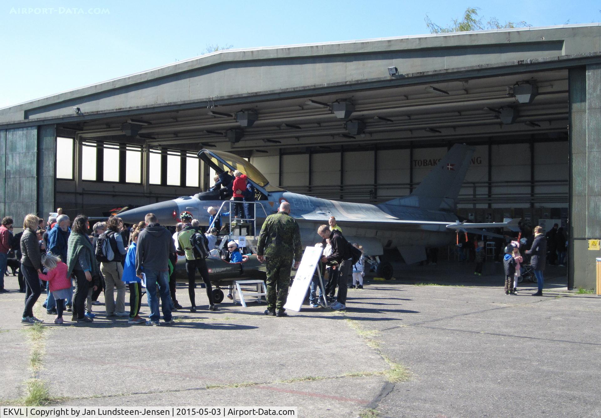 EKVL Airport - Hangar 72 in use at an airshow at the former Vaerloese Air Base in Denmark. Danish AF F-16A E-176 is no longer airworthy and is used for display only. E-176 had last flight in 2003.