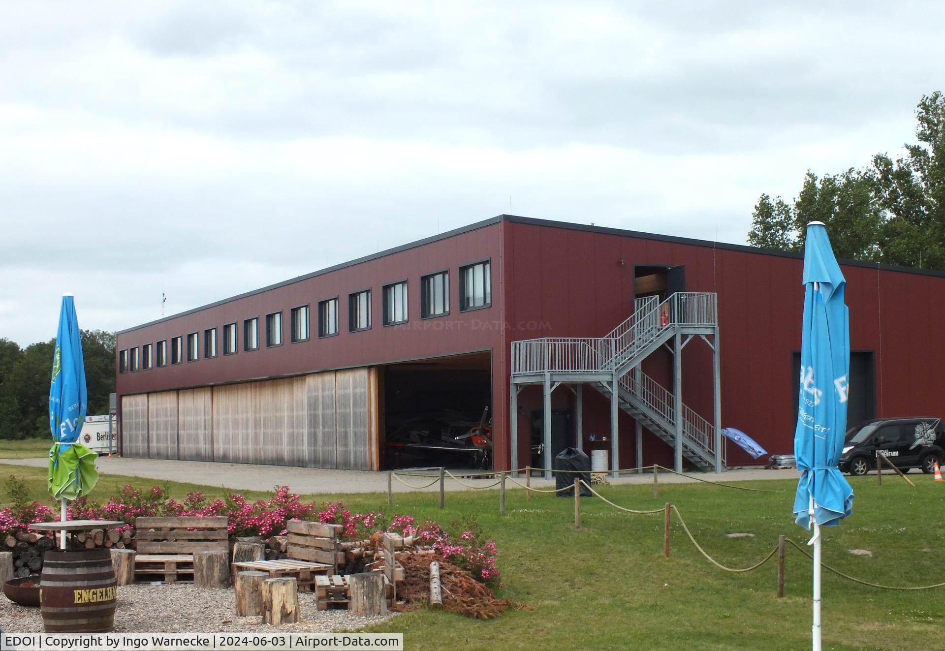 EDOI Airport - the big southern hangar at Bienenfarm airfield