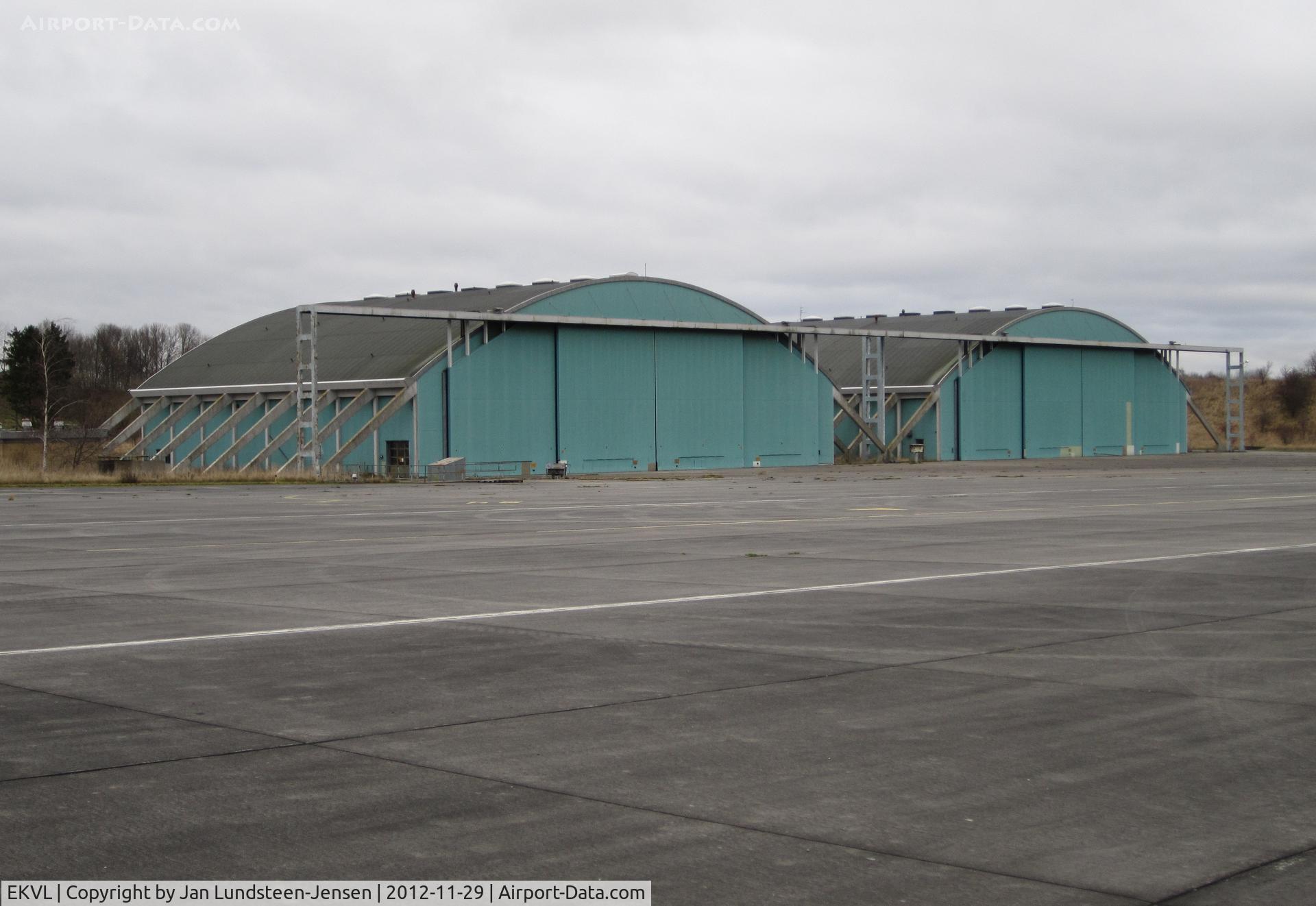EKVL Airport - Hangar 46 at the closed Vaerloese Air Base in Denmark. The 2 hangars combined are called Hangar 46. Built in 1978 and used by ESK721, the Danish Air Force transport squadron.