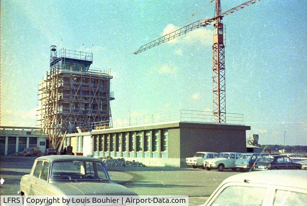 Nantes Atlantique Airport (formerly Aéroport Château Bougon), Nantes France (LFRS) - année 70, ancienne tour de contrôle