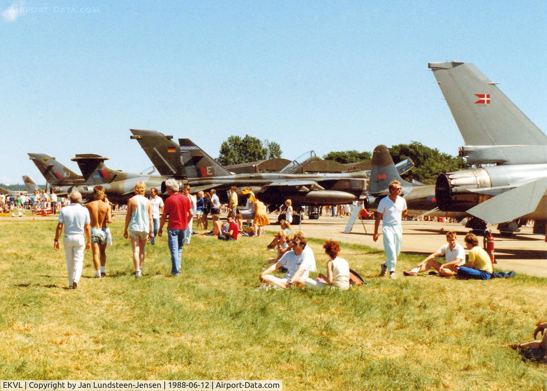 EKVL Airport - Aircraft on display at Vaerloese Air Base Open House 1988 in Denmark. Right to left: DanishAF F-16, CanadianAF T-33, RAF Jaguar, GermanAF Tornado, RAF Buccaneer, RAF Tornado.