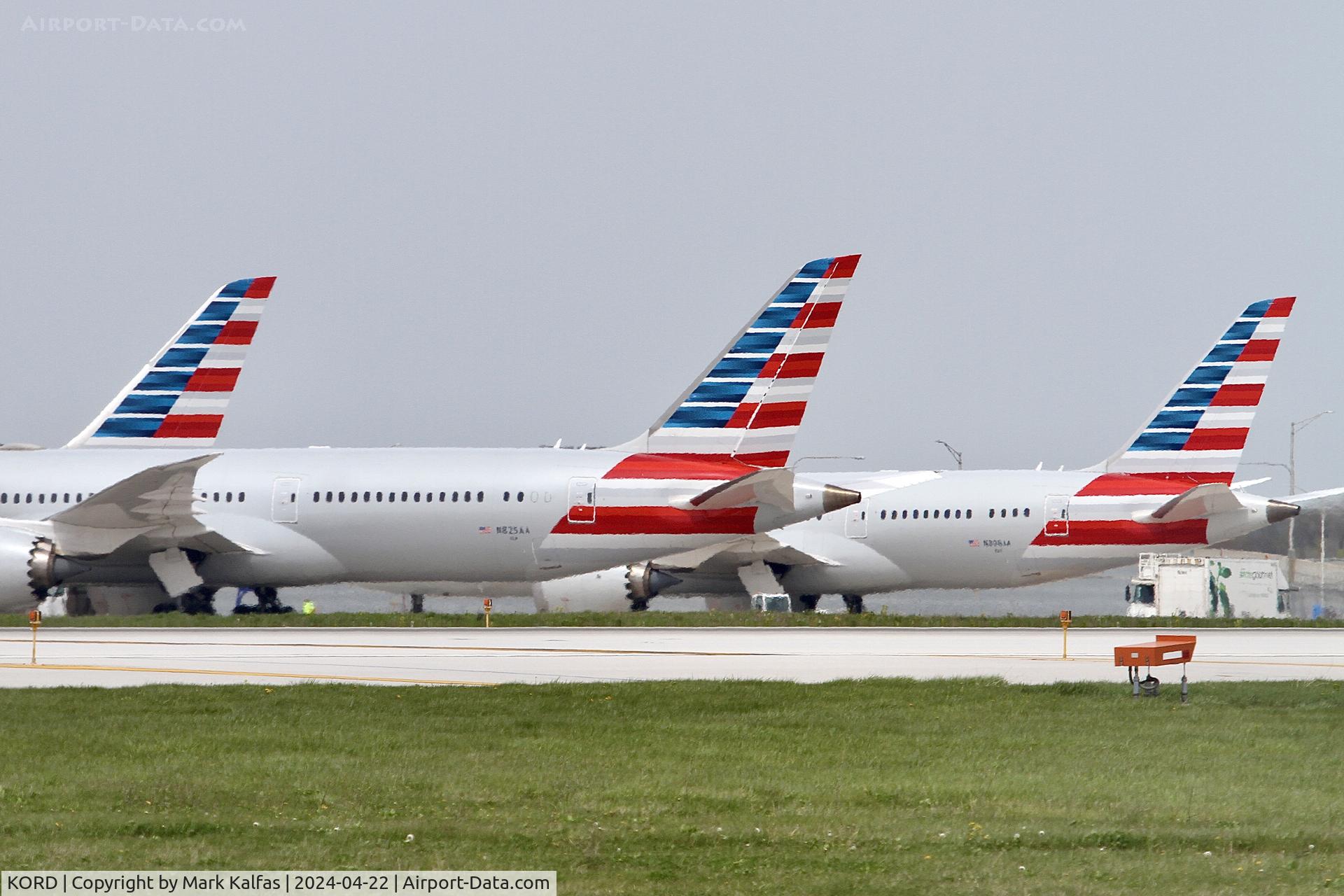 Chicago O'hare International Airport (ORD) - N806AA, N825AA N813AN at Chicago, O'Hare KORD
