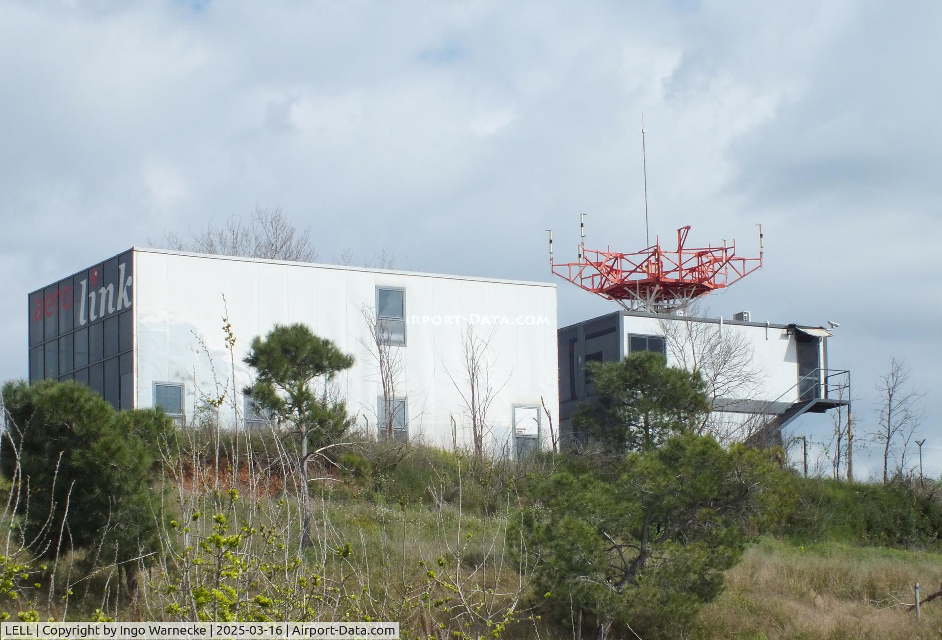 LELL Airport - antenna installations at the southeastern border of Sabadell airport