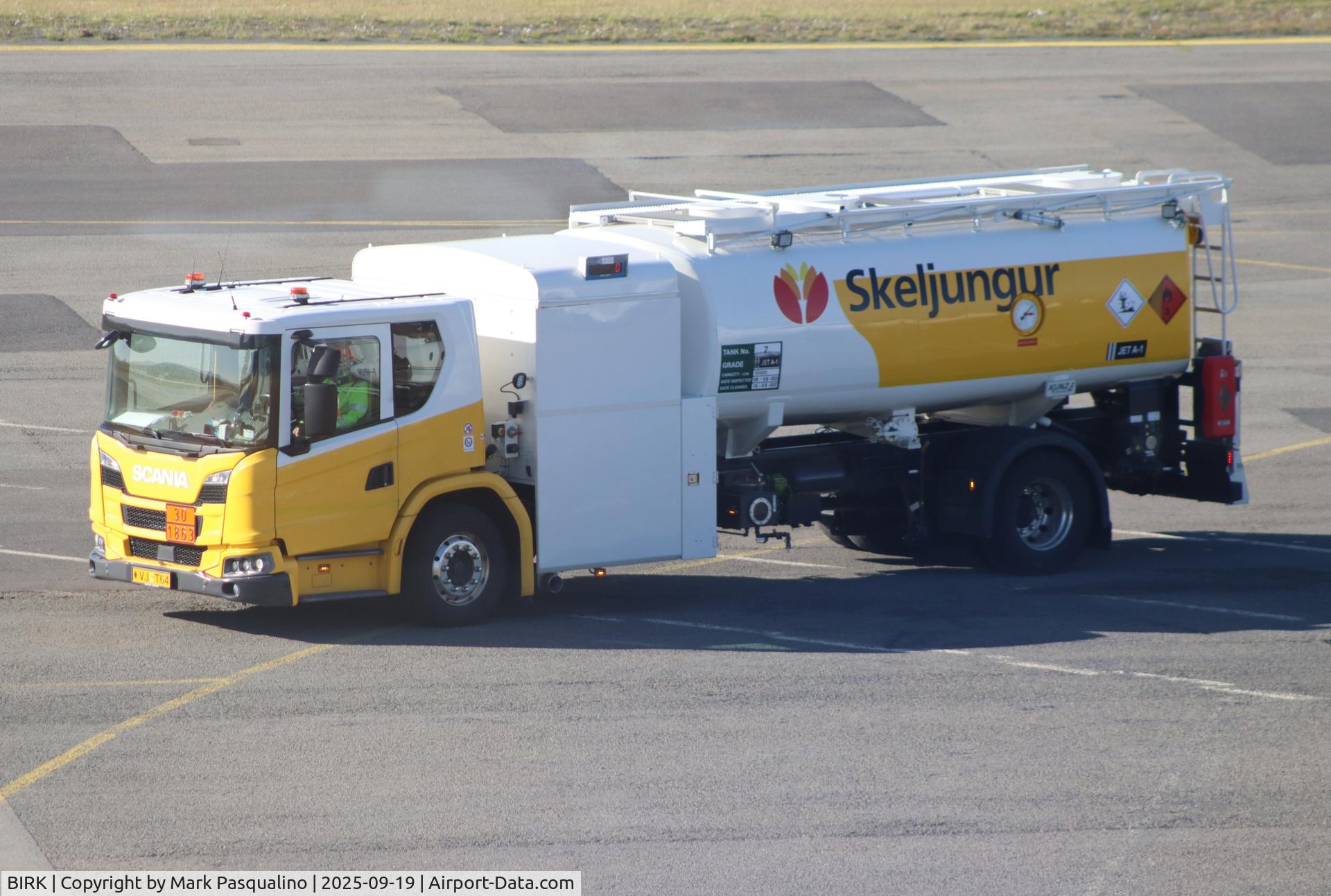Reykjavík Airport, Reykjavík Iceland (BIRK) - Jet-A Fuel Truck Reykjavík Airport, Reykjavík Iceland (BIRK) - Jet-A Fuel Truck