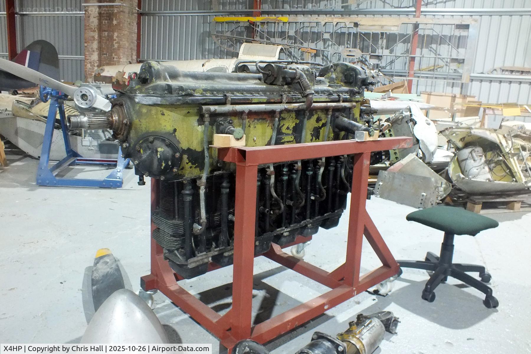 X4HP Airport - de Havilland Gypsy Major at Hooton Park 26/10/25