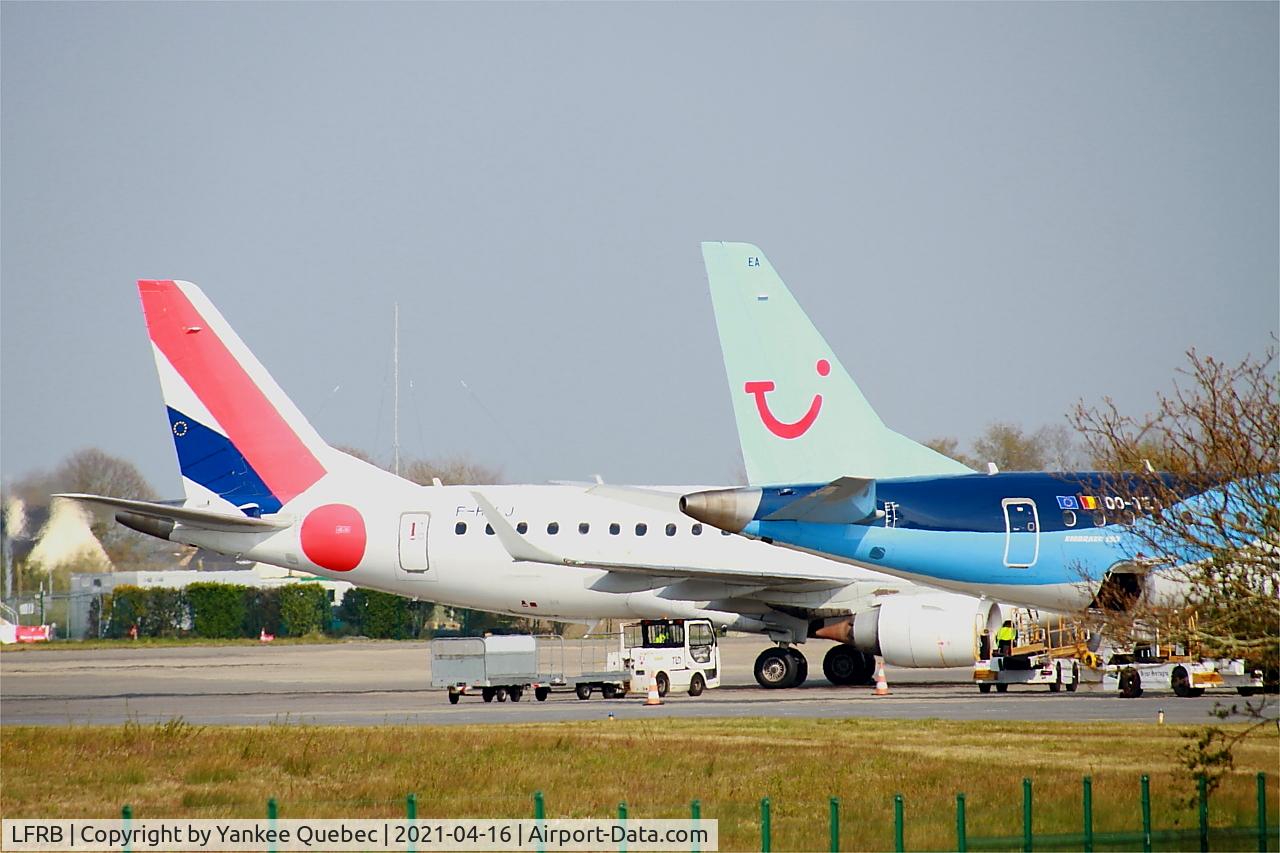 Brest Bretagne Airport, Brest France (LFRB) - Brest-Bretagne airport (LFRB-BES)