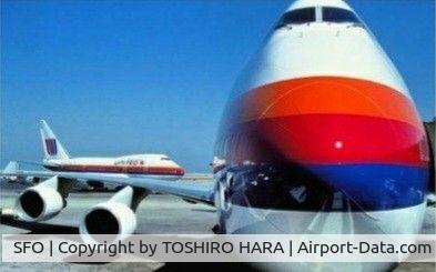 San Francisco International Airport (SFO) - United airlines 747-422 parked at a gate at SFO/KSFO  CALIFORNIA USA- NOVEMBER 1990

