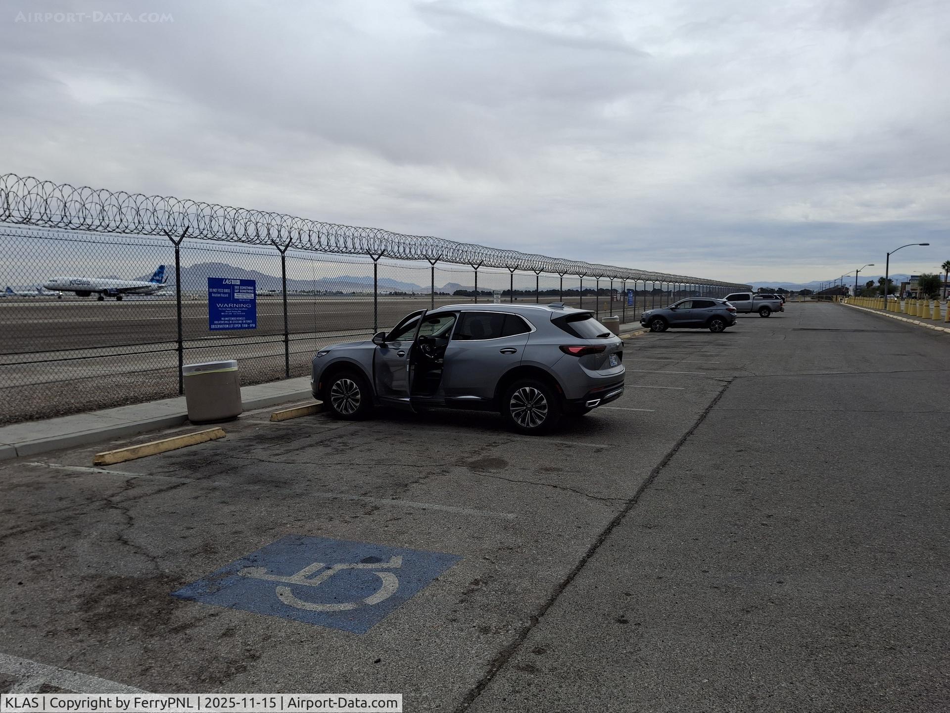 Harry Reid International Airport (LAS) - Spotting location on E Sunset Rd