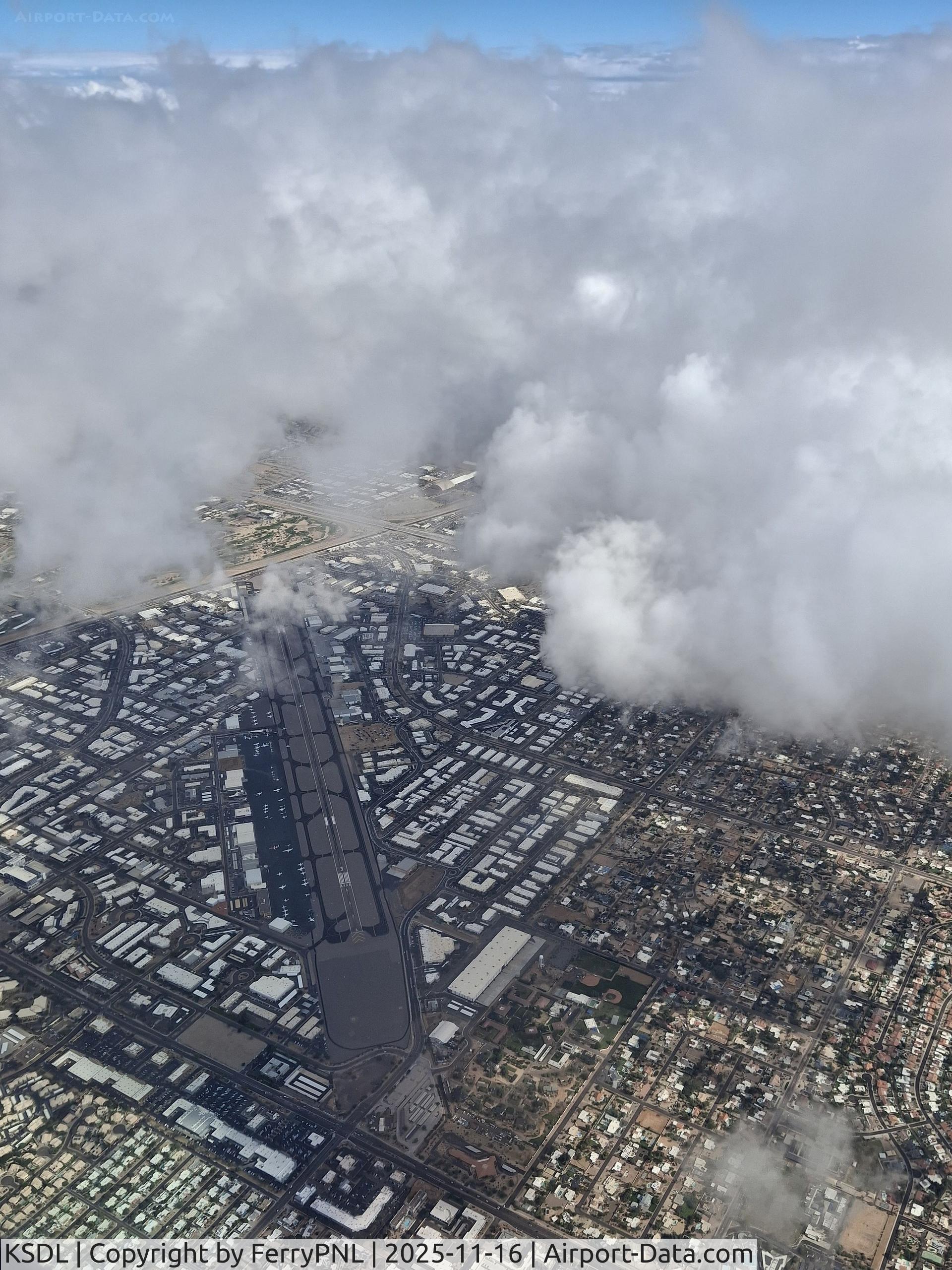Scottsdale Airport (SDL) - A view of KSDL on approach to PHX 