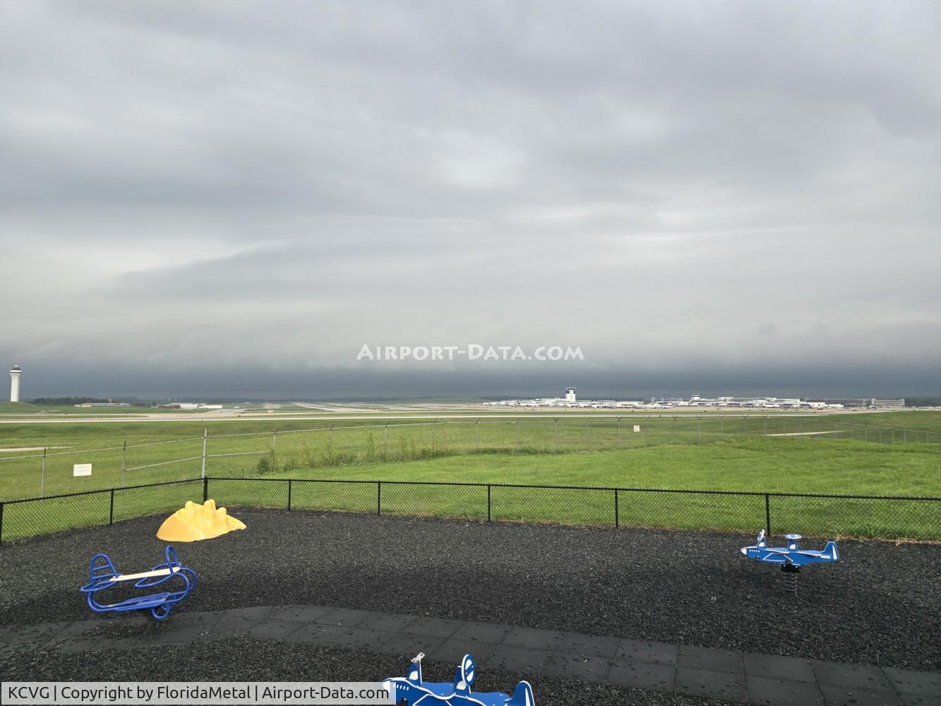 Cincinnati/northern Kentucky International Airport (CVG) - incoming storm