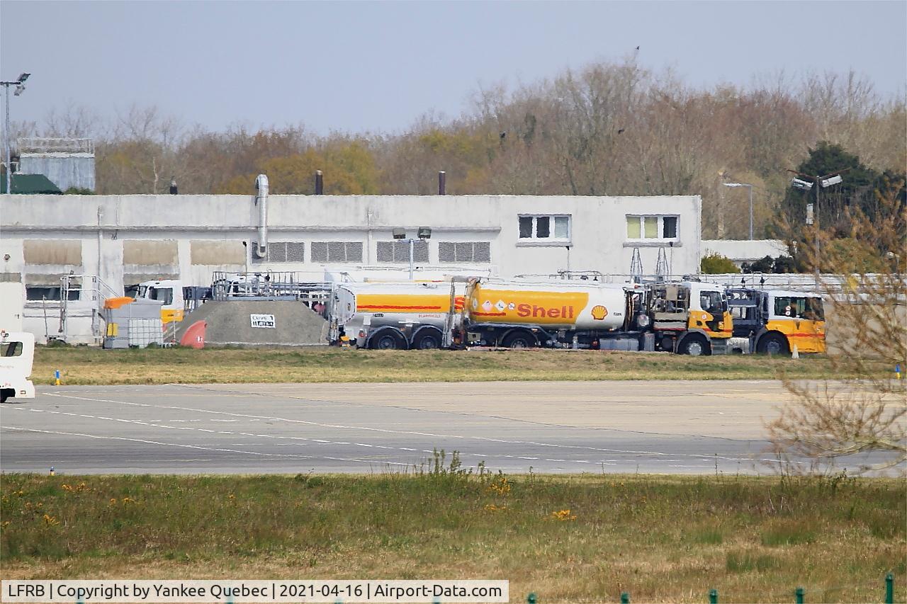 Brest Bretagne Airport, Brest France (LFRB) - Refueling truck station, Brest-Bretagne airport (LFRB-BES)