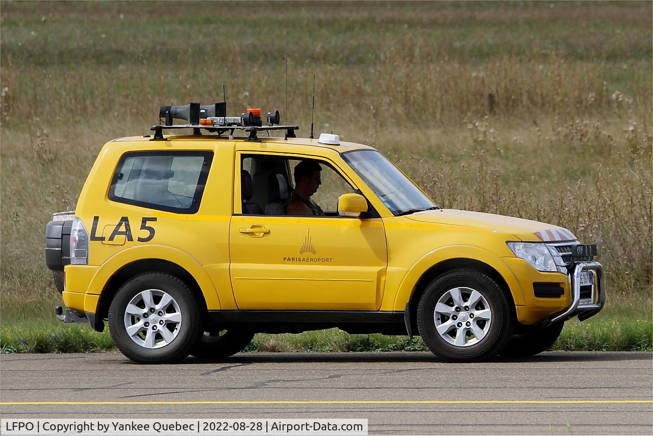 Paris Orly Airport, Orly (near Paris) France (LFPO) - Runway control (bird strike hazard), Paris-Orly airport (LFPO-ORY)