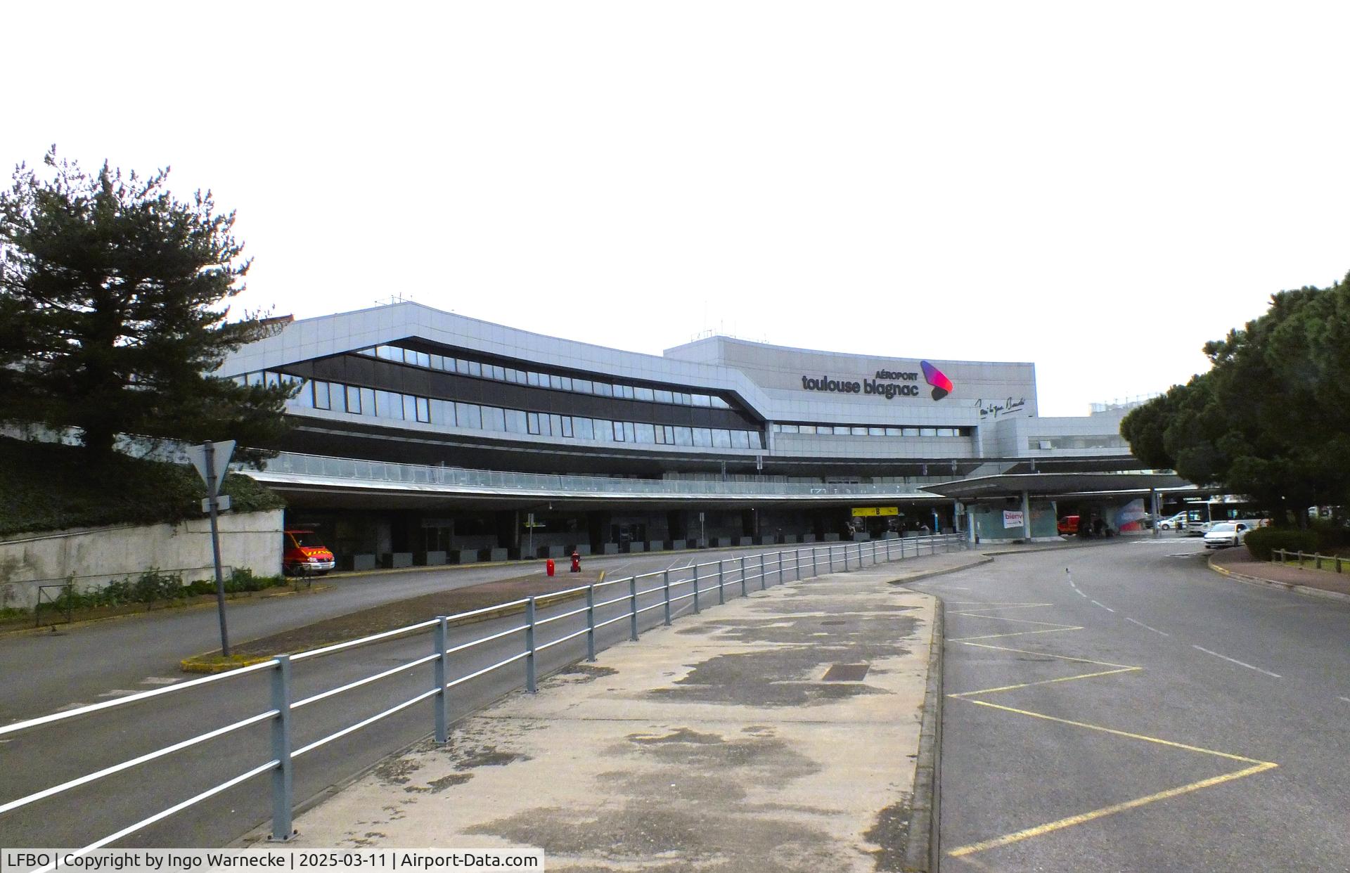 Toulouse Airport, Blagnac Airport France (LFBO) - landside view of terminal at Toulouse-Blagnac airport
