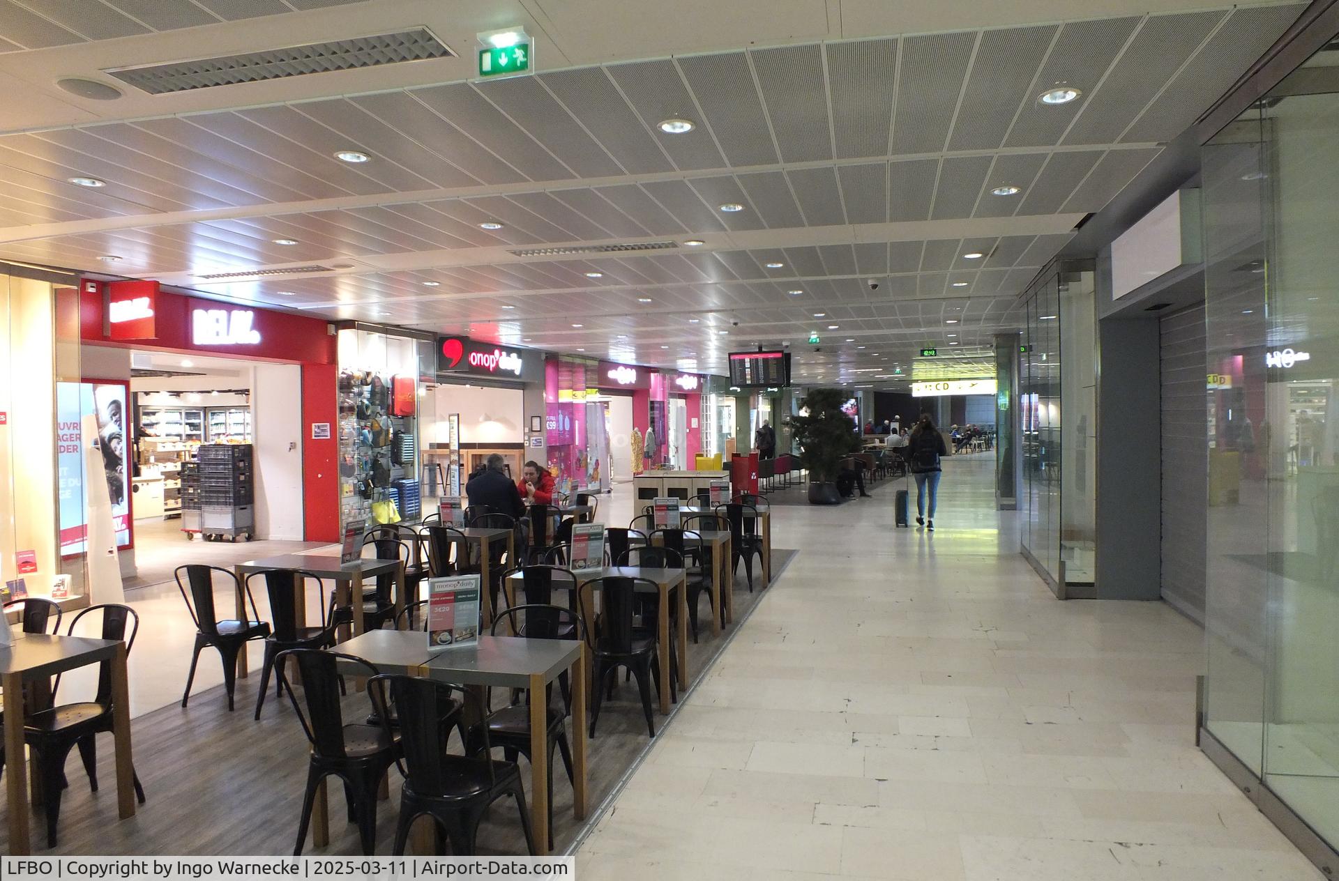 Toulouse Airport, Blagnac Airport France (LFBO) - inside the terminal at Toulouse-Blagnac airport