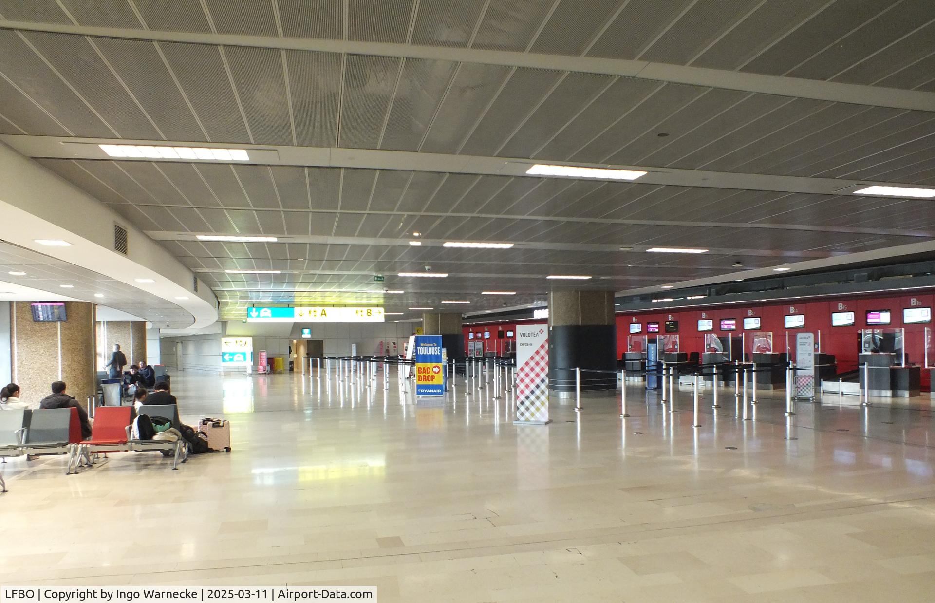 Toulouse Airport, Blagnac Airport France (LFBO) - inside the terminal at Toulouse-Blagnac airport