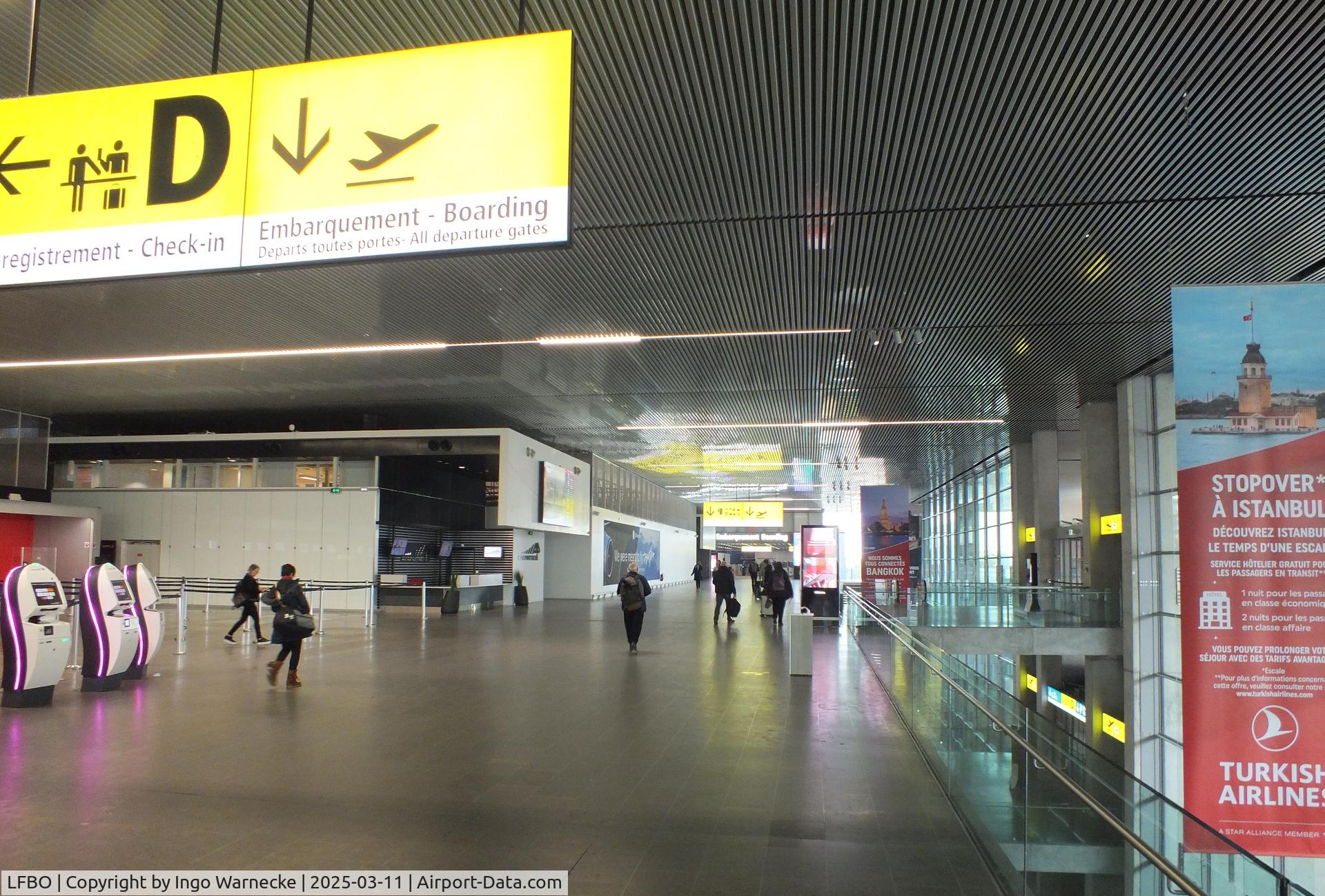 Toulouse Airport, Blagnac Airport France (LFBO) - inside the terminal at Toulouse-Blagnac airport