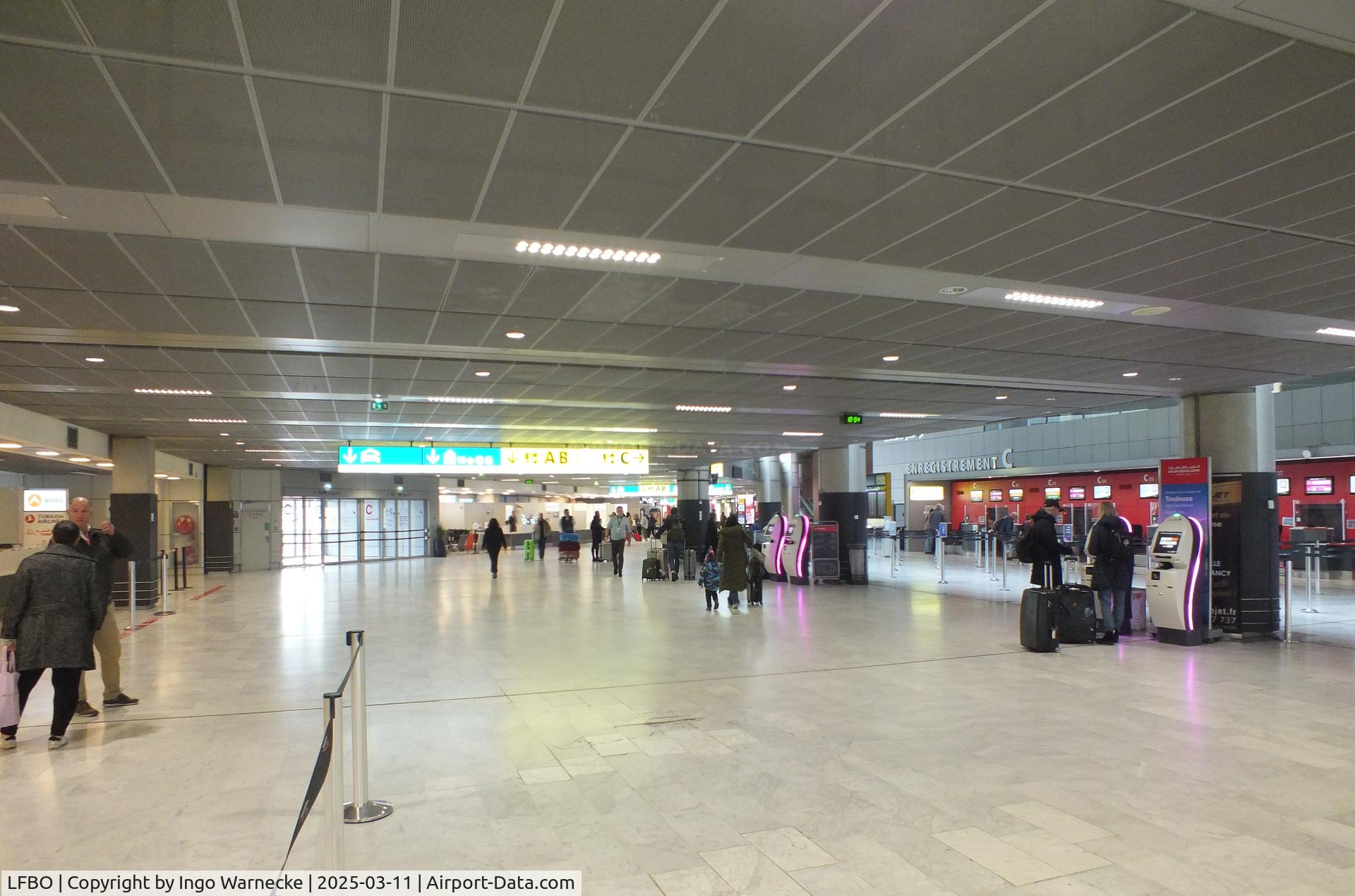 Toulouse Airport, Blagnac Airport France (LFBO) - inside the terminal at Toulouse-Blagnac airport