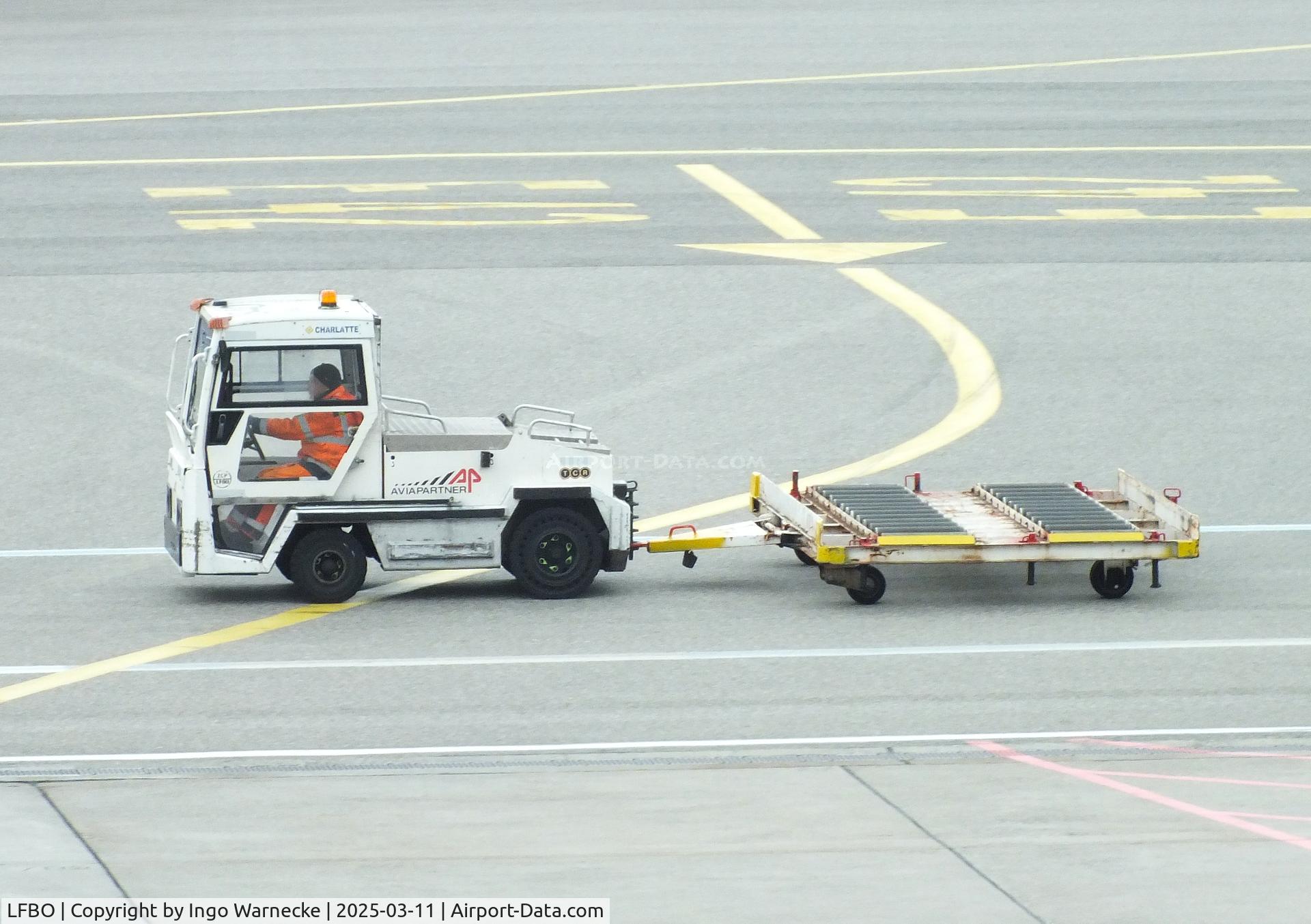 Toulouse Airport, Blagnac Airport France (LFBO) - light tow vehicle with cargo-trailer at Toulouse-Blagnac airport