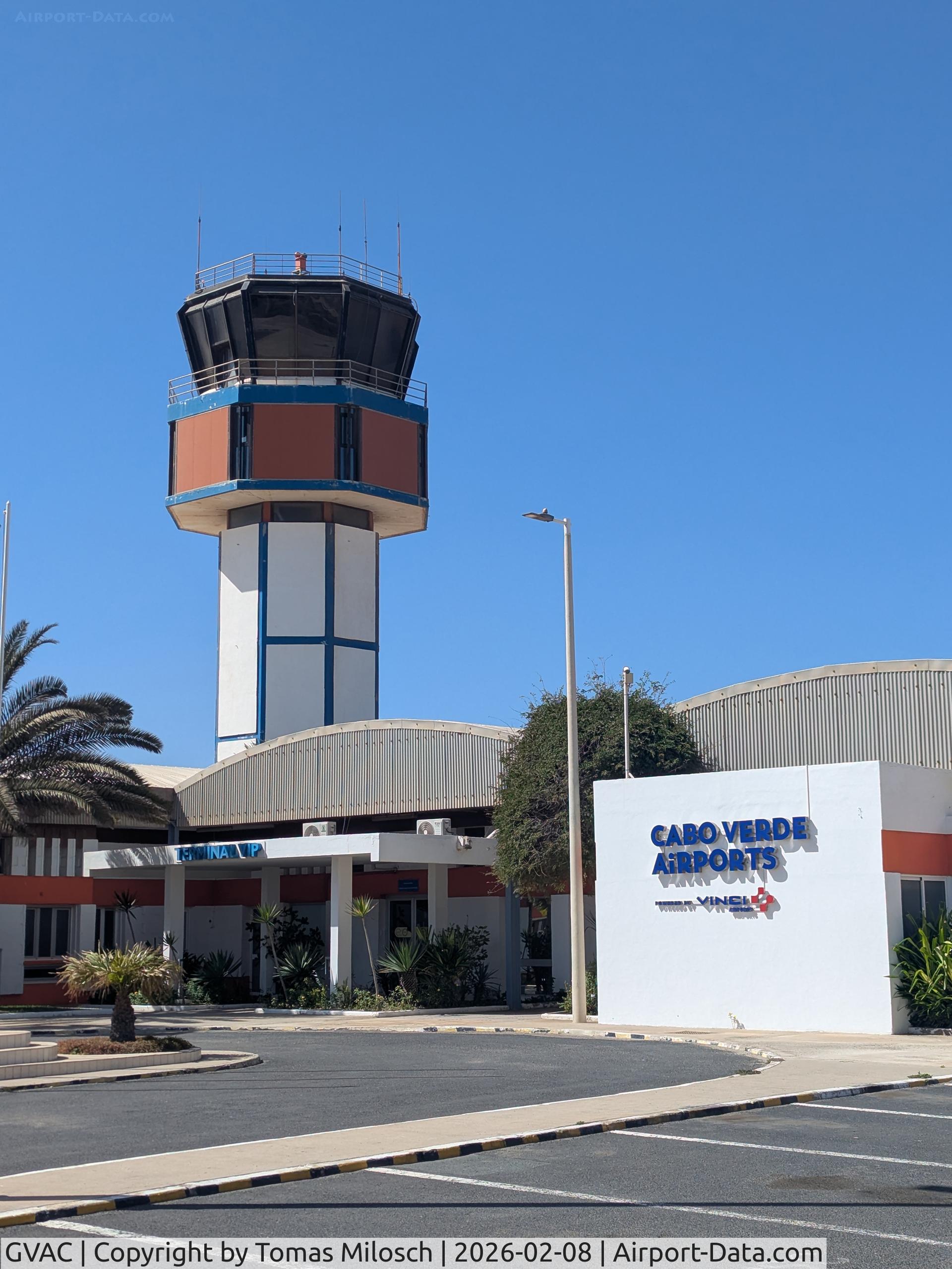 Amilcar Cabral International Airport, Sal, Espargos Cape Verde (GVAC) - Phantastic weather conditions this day