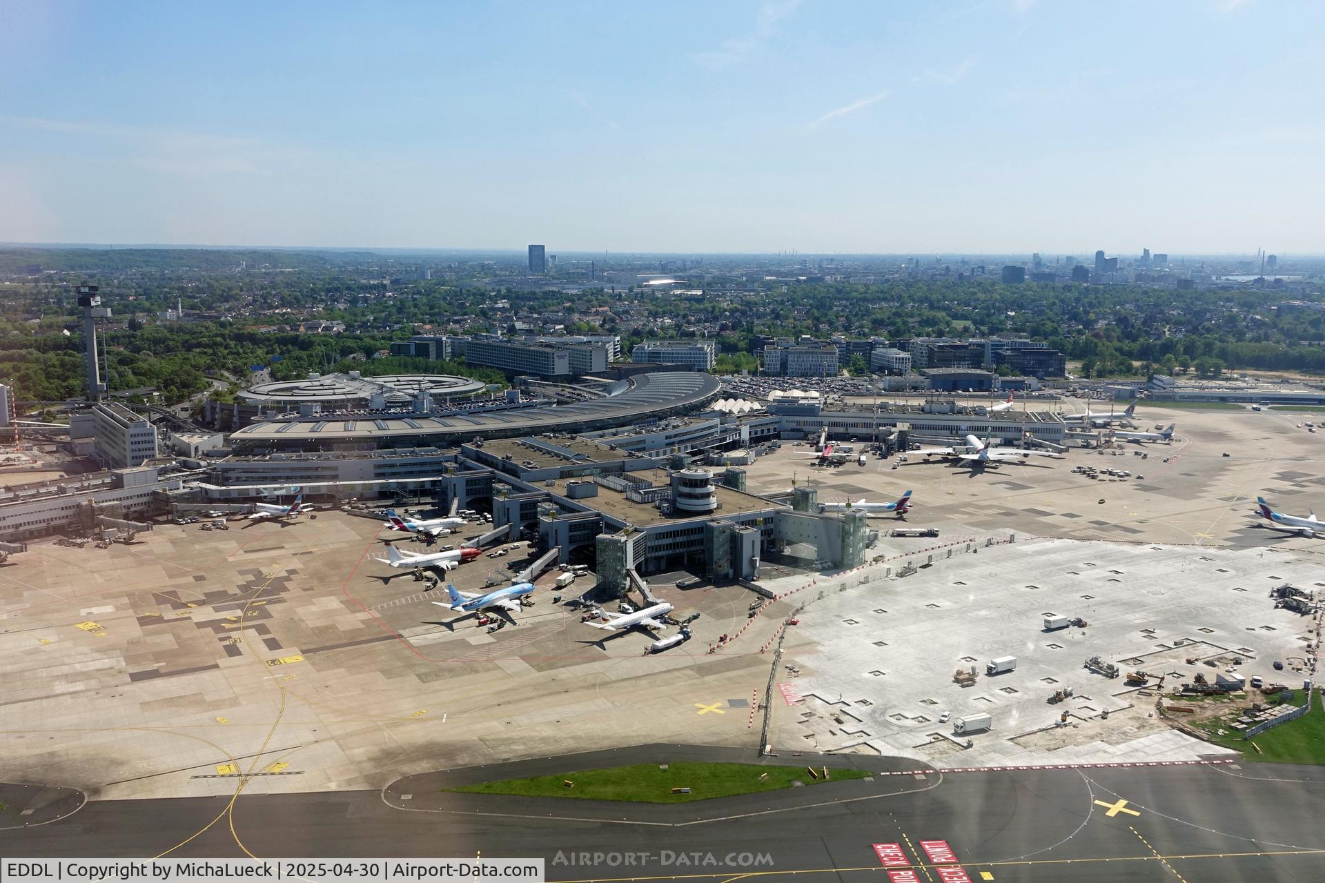 Düsseldorf International Airport, Düsseldorf Germany (EDDL) - Düsseldorf, taken from SE-ROZ (DUS-OSL)