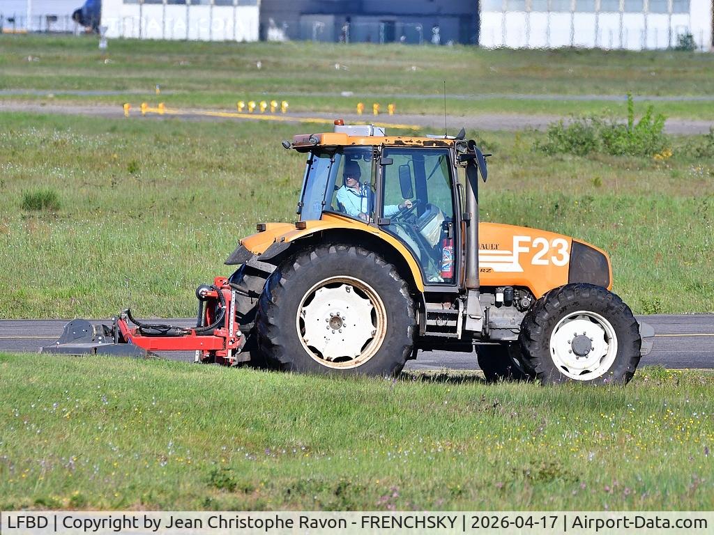 Bordeaux Airport, Merignac Airport France (LFBD) - FLYCO 23