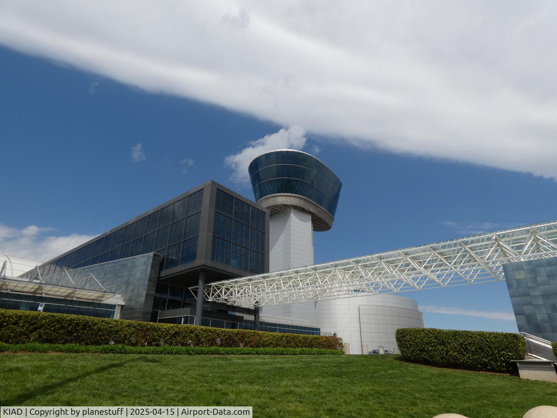 Washington Dulles International Airport (IAD) - Udvar-Hazy Center